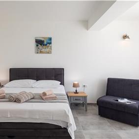 4 Bedroom Villa with Pool near Milna, Brac Island Sleeps 8 